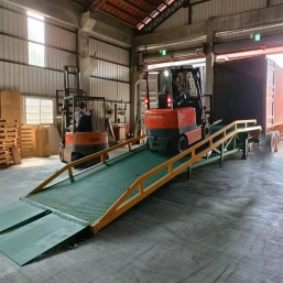 移動登(dēng)車(chē)橋